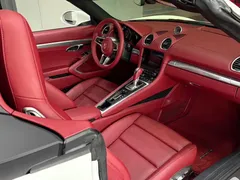 2022 Porsche 718 Boxster 2.0T, белый — фото 17