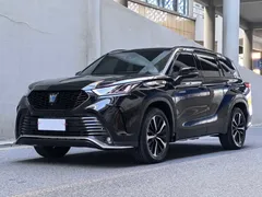 2022 Toyota Crown Kluger 2.5L HEV 4WD Premium, чёрный — фото 1