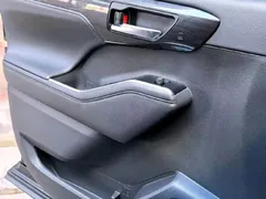2022 Toyota Crown Kluger 2.5L HEV 4WD Premium, чёрный — фото 5
