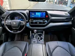 2022 Toyota Crown Kluger 2.5L HEV 4WD Premium, чёрный — фото 6