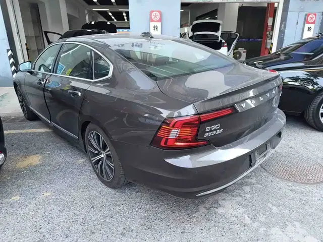 2021 Volvo S90