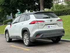 2023 Toyota Frontlander 2.0L Hybrid Leading, белый — фото 4