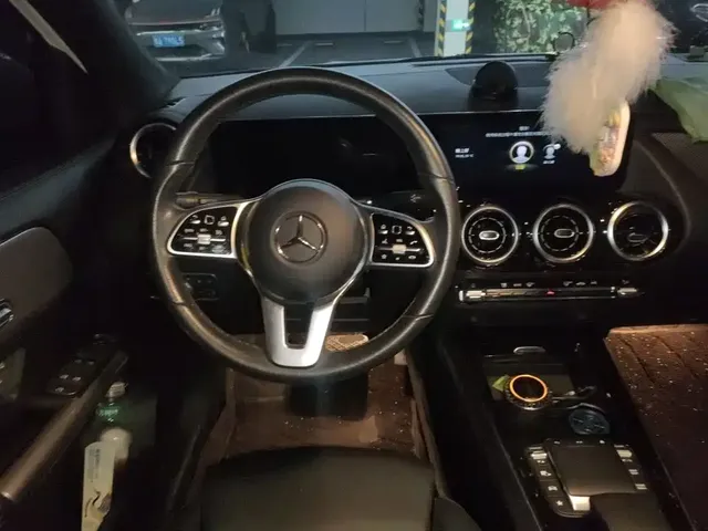 2022 Mercedes-Benz GLA 180