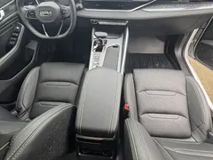 2023 Geely Preface 1.5TD Kunlun, белый — фото 12
