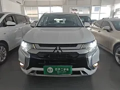 2021 Mitsubishi Outlander 2.4L 4WD 5-seat, белый — фото 3