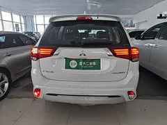 2021 Mitsubishi Outlander 2.4L 4WD 5-seat, белый — фото 6