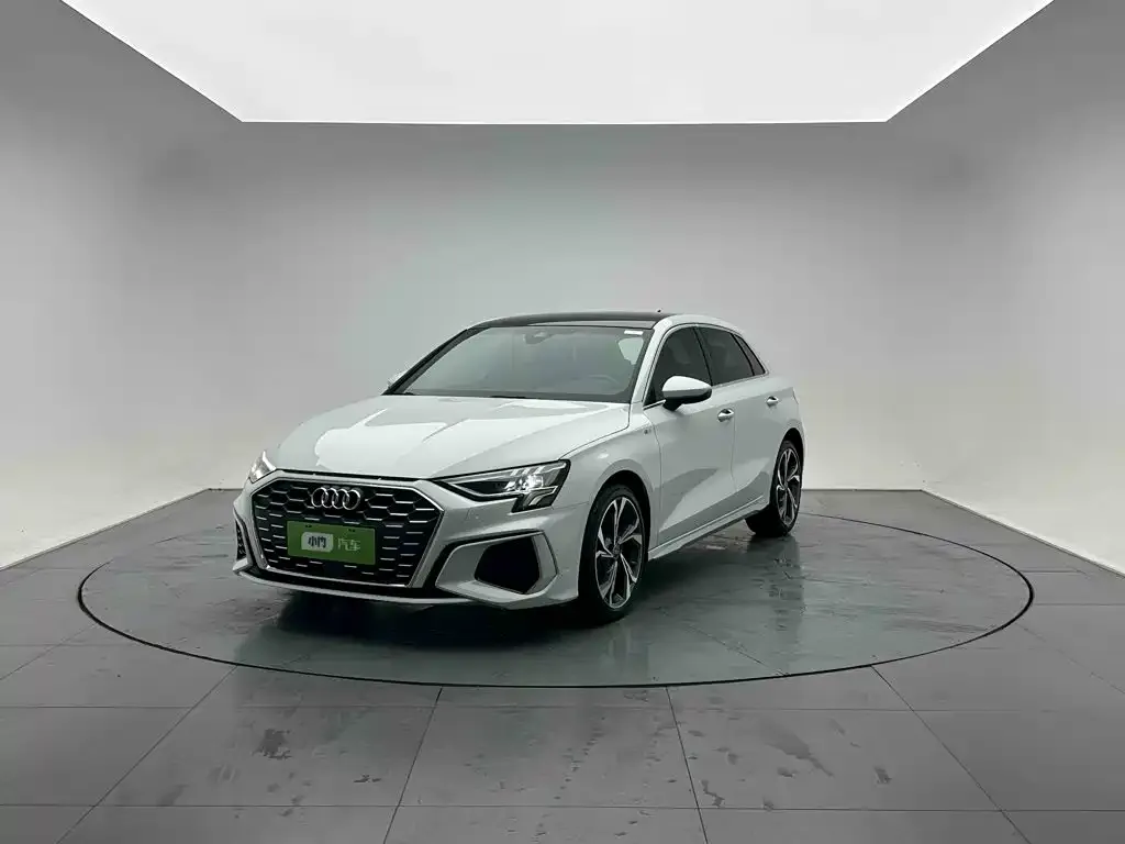 2021 Audi A3 Sportback 35 TFSI Luxury Sport
