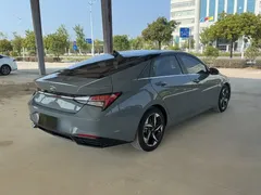 2021 Hyundai Elantra 1.5L CVT LUX Premium — фото 5
