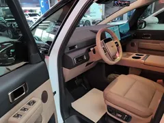 2025 Li Auto MEGA Home, белый — фото 16