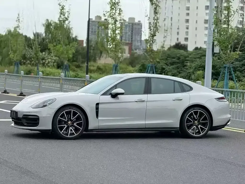 2023 Porsche Panamera 2.9T