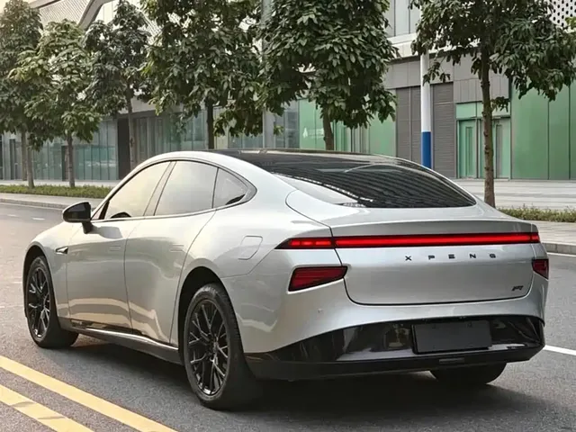 2022 Xpeng P7 586G