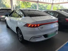 2021 BYD Qin PLUS DM-i PHEV 55km Flagship, белый — фото 5