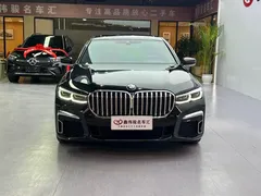2021 BMW 7 Series 740Li Leading M Sport Package, чёрный — фото 3