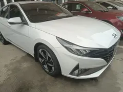 2021 Hyundai Elantra 1.5L CVT LUX Premium, белый — фото 2