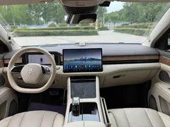 2024 Aito M7 1.5T Smart Driving 4WD Max 5-seat, белый — фото 13