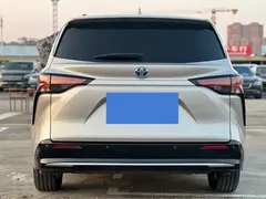 2023 Toyota Sienna 2.5L Hybrid Comfort — фото 6