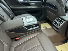 2021 BMW 7 Series 730Li M Sport Package, чёрный — фото 7