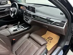 2021 BMW 7 Series 730Li M Sport Package, чёрный — фото 13