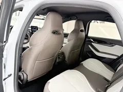 2024 BYD Qin PLUS Honor DM-i PHEV 55km Leading, белый — фото 11