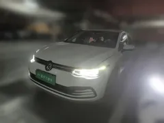 2023 Volkswagen Golf 200TSI DSG, белый — фото 1