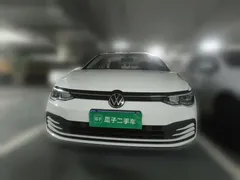 2023 Volkswagen Golf 200TSI DSG, белый — фото 2