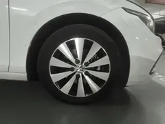 2023 Volkswagen Golf 200TSI DSG, белый — фото 8