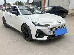 2022 Changan UNI-V 1.5T Premium, белый — фото 1