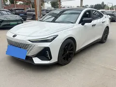 2022 Changan UNI-V 1.5T Premium, белый — фото 3
