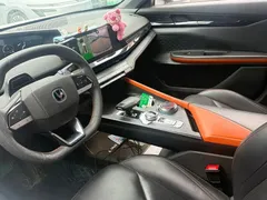 2022 Changan UNI-V 1.5T Premium, белый — фото 4
