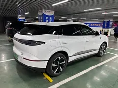 2025 BYD Sealion 06 DM-i PHEV 205 Plus, белый — фото 5