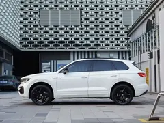 2021 Volkswagen Touareg 3.0TSI Black Sport Package, белый — фото 4