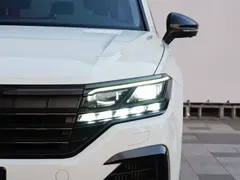 2021 Volkswagen Touareg 3.0TSI Black Sport Package, белый — фото 5