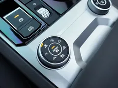 2021 Volkswagen Touareg 3.0TSI Black Sport Package, белый — фото 12