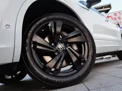 2021 Volkswagen Touareg 3.0TSI Black Sport Package, белый — фото 23