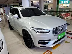 2022 Volvo XC90 T8 PHEV Premium Luxury 7-seat — фото 4