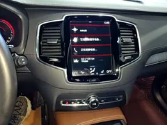 2022 Volvo XC90 T8 PHEV Premium Luxury 7-seat — фото 13