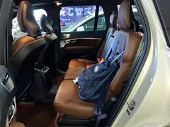 2022 Volvo XC90 T8 PHEV Premium Luxury 7-seat — фото 17