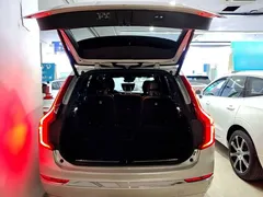2022 Volvo XC90 T8 PHEV Premium Luxury 7-seat — фото 19