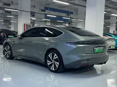 2022 Nio ET5 75kWh, зелёный — фото 4