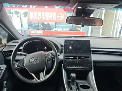 2022 Toyota Avalon Hybrid 2.5L Luxury, чёрный — фото 3