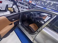 2020 Lexus ES 300h Premium — фото 2