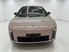 2025 Li Auto i8 Standard — фото 2