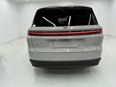 2025 Li Auto i8 Standard — фото 4