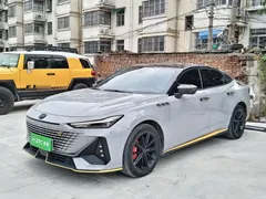 2023 Changan UNI-V iDD 1.5T 113km PHEV — фото 2