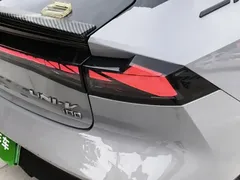 2023 Changan UNI-V iDD 1.5T 113km PHEV — фото 8