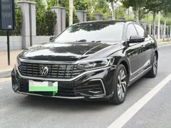 2022 Volkswagen Passat 430PHEV Luxury, чёрный — фото 1