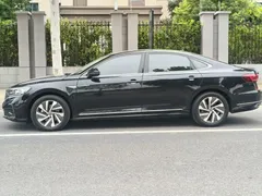 2022 Volkswagen Passat 430PHEV Luxury, чёрный — фото 4