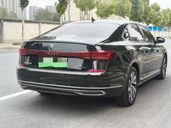 2022 Volkswagen Passat 430PHEV Luxury, чёрный — фото 16