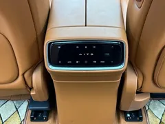 2024 Aito M9 EREV Ultra 52kWh 6-seat, чёрный — фото 15