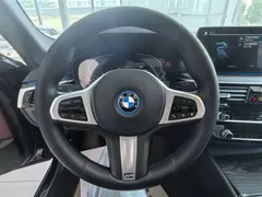 2021 BMW 5 Series 535Le M Sport Package, чёрный — фото 10